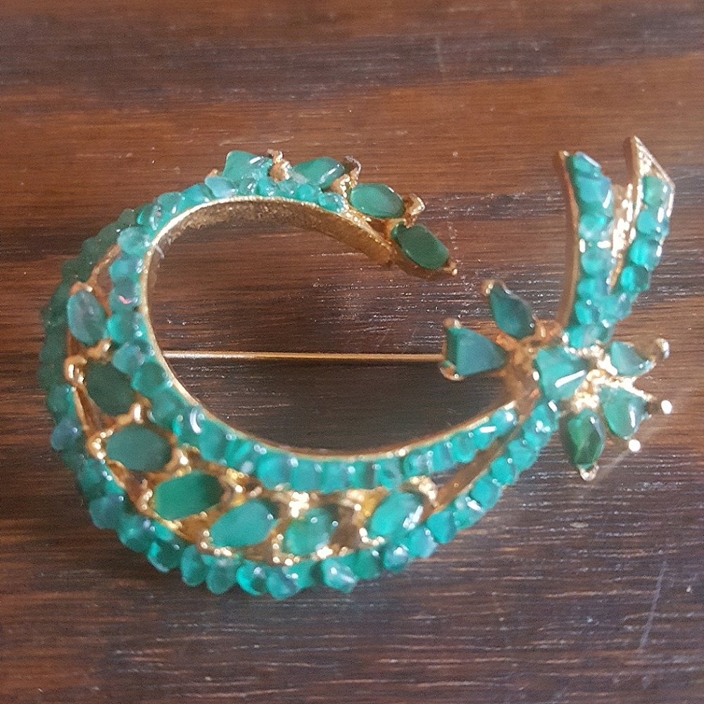 Vintage Gold Tone and Aqua Green Stones Brooch Pin